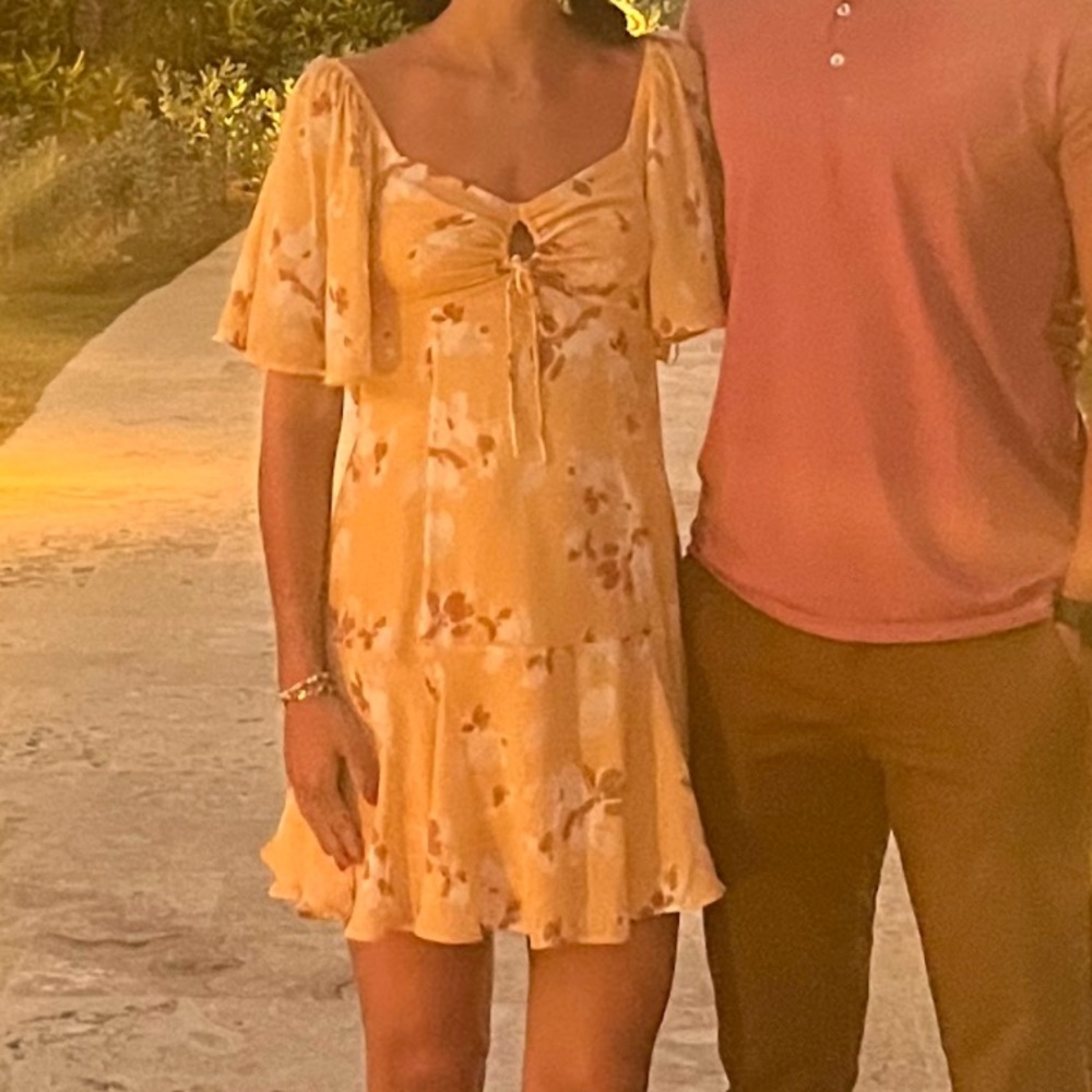 Abercrombie flutter sleeve dress